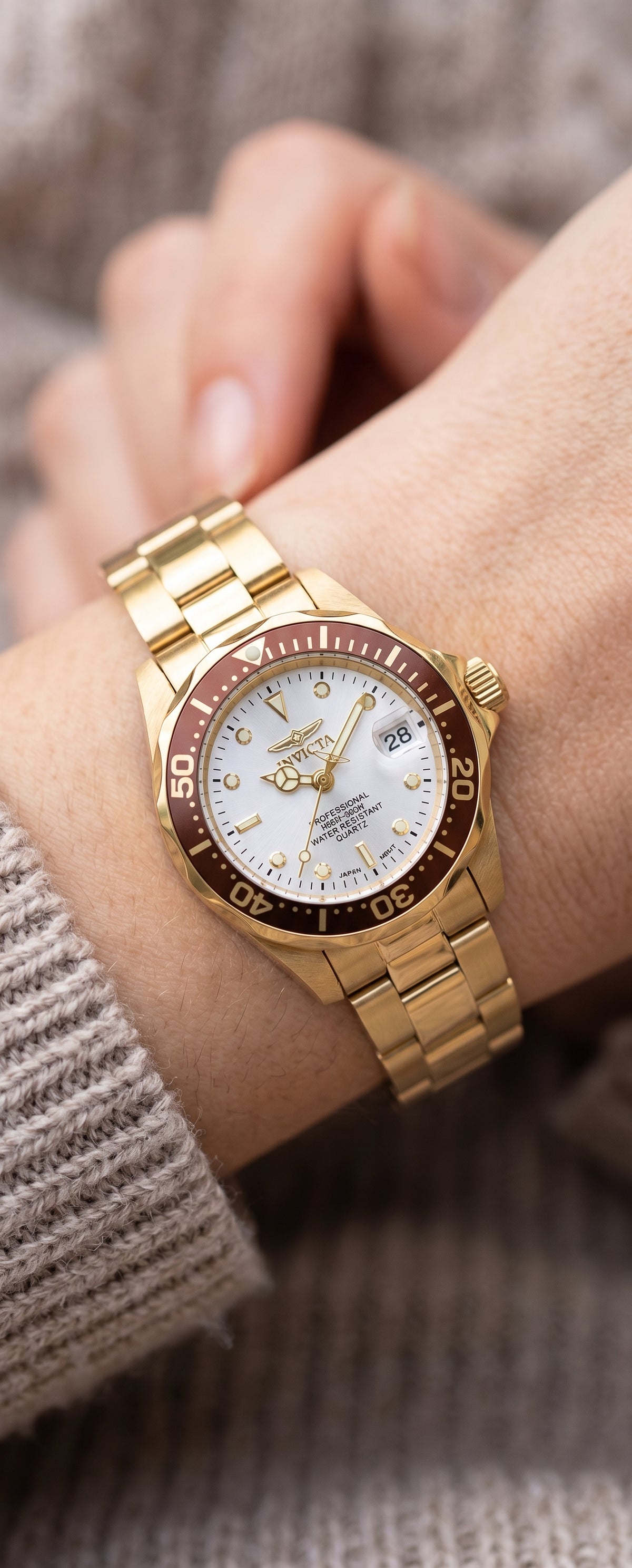 Invicta Women's 24mm Pro Diver Quartz Date Stainless Steel Bracelet Watch