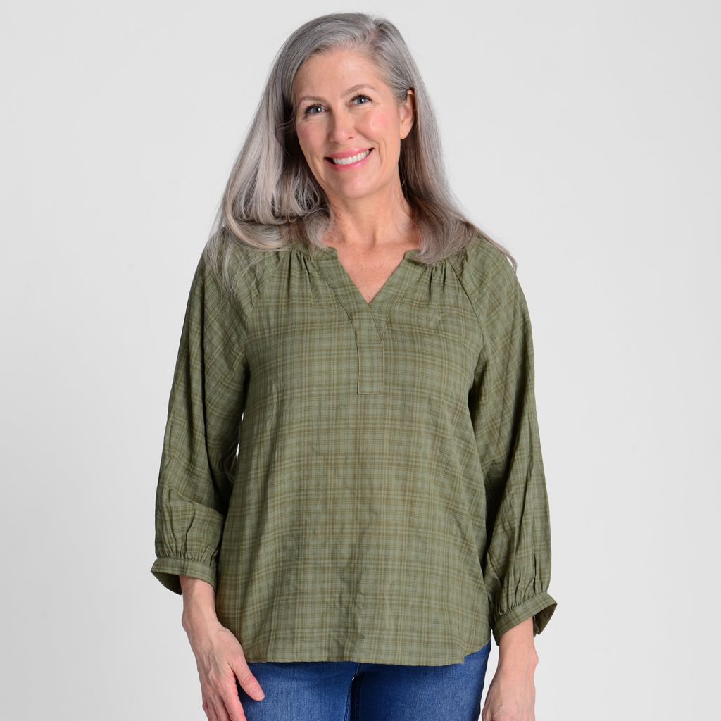 Christopher & Banks Seersucker 3/4 Sleeve Raglan Blouse