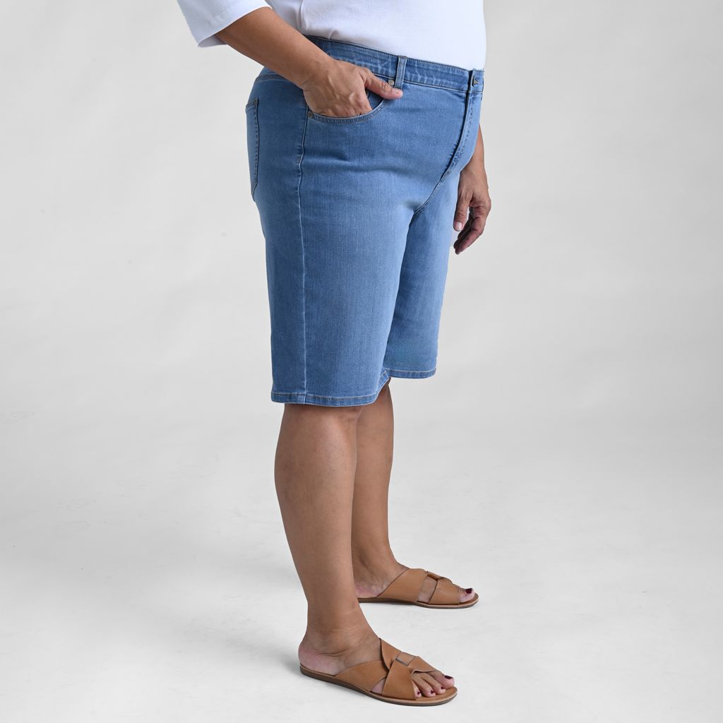 Christopher & Banks Women's Signature Slimming Shaped Fit Bermuda