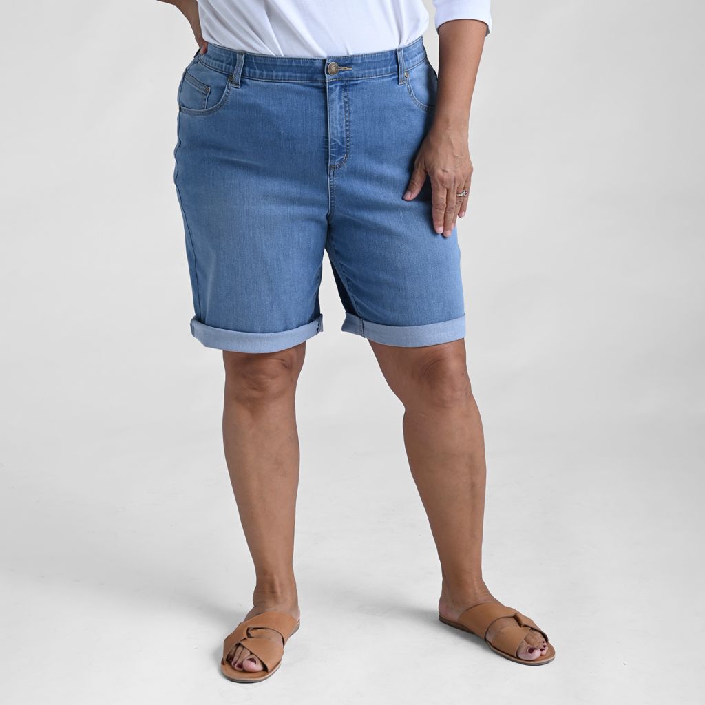 Christopher & Banks Women's Signature Slimming Shaped Fit Bermuda