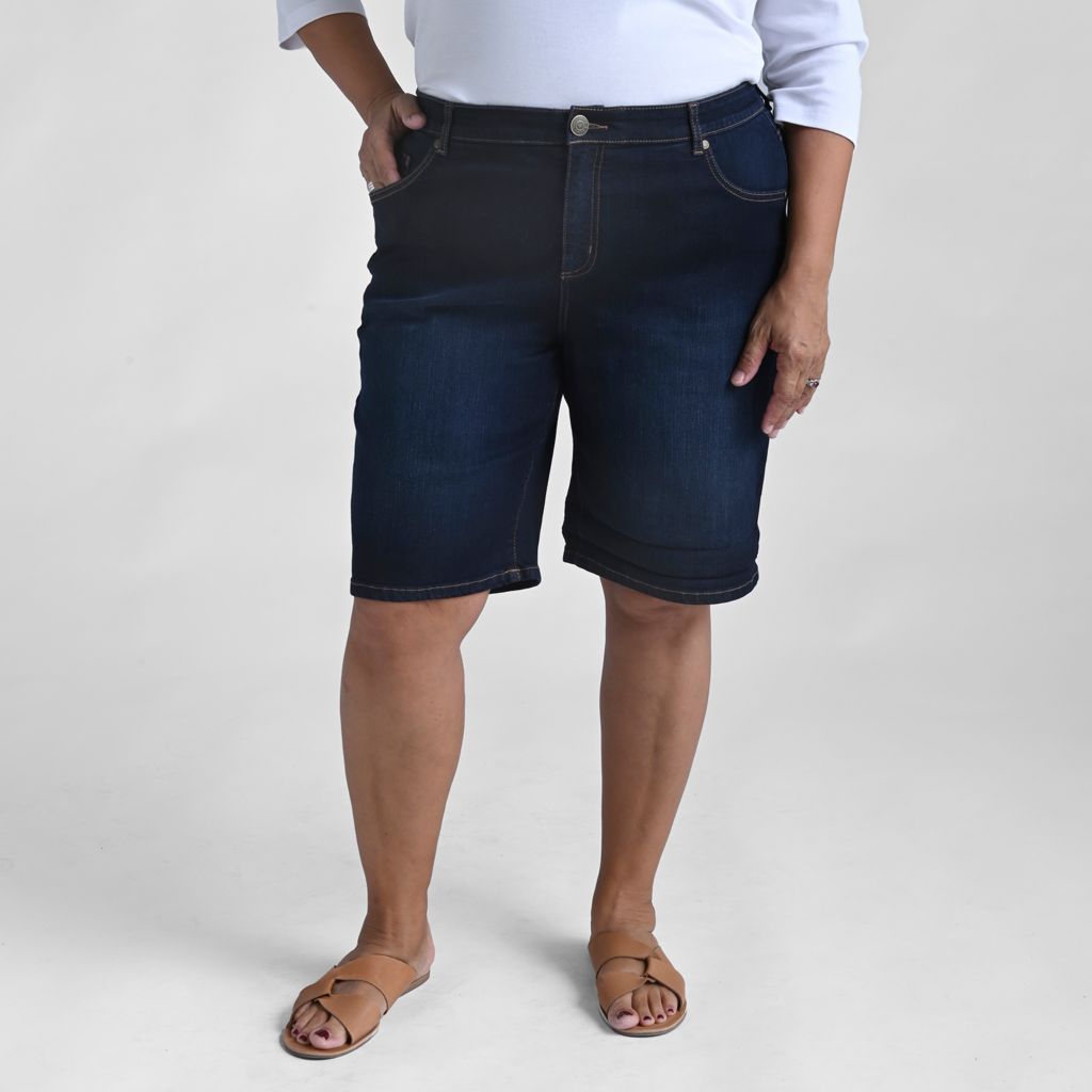 Christopher & Banks Women's Signature Slimming Shaped Fit Bermuda