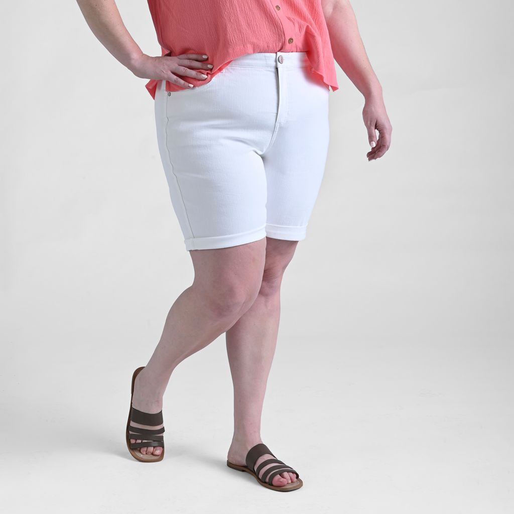 Christopher & Banks Women's Signature Slimming Shaped Fit Bermuda