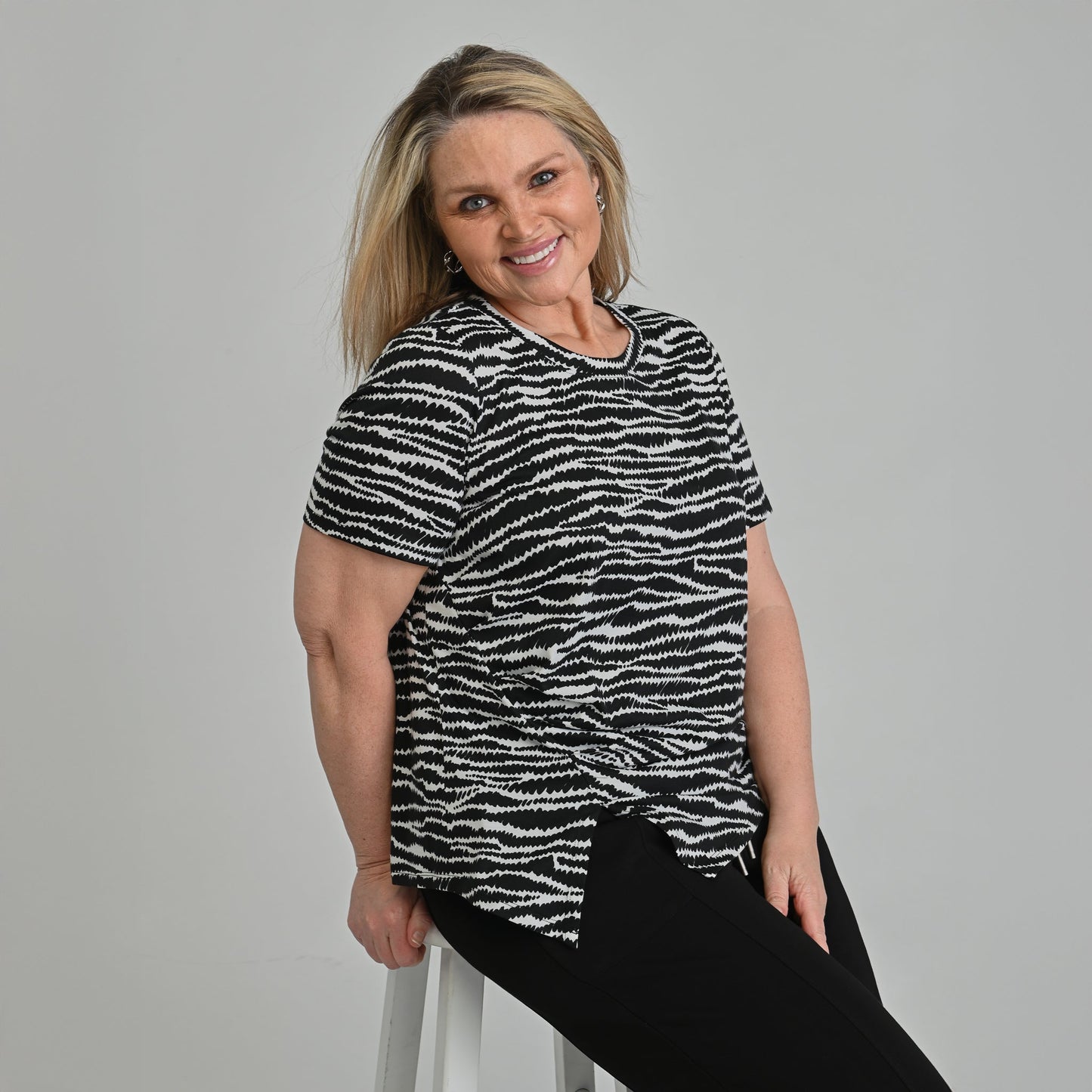 Christopher & Banks Relaxed Restyled Abstract Print Ruched Short Sleeve Tee