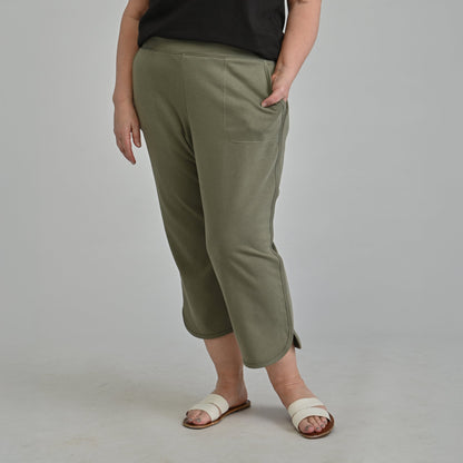 Christopher & Banks Relaxed Restyled Curved Seam Patch Pocket Capri