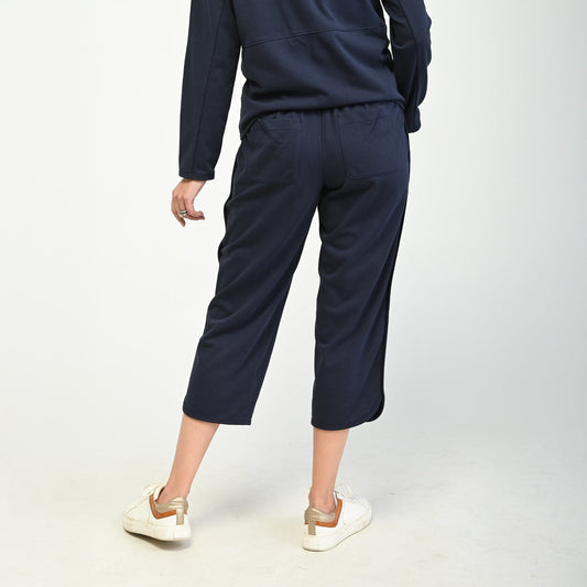 Christopher & Banks Relaxed Restyled Curved Seam Patch Pocket Capri