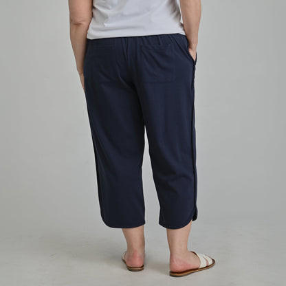 Christopher & Banks Relaxed Restyled Curved Seam Patch Pocket Capri