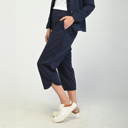 Christopher & Banks Relaxed Restyled Curved Seam Patch Pocket Capri