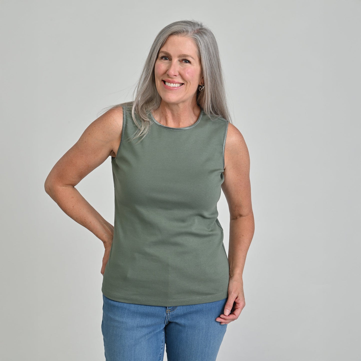 Christopher & Banks Women's Plus Size Sleeveless Crew Neck Satin Trim Perfect Tank