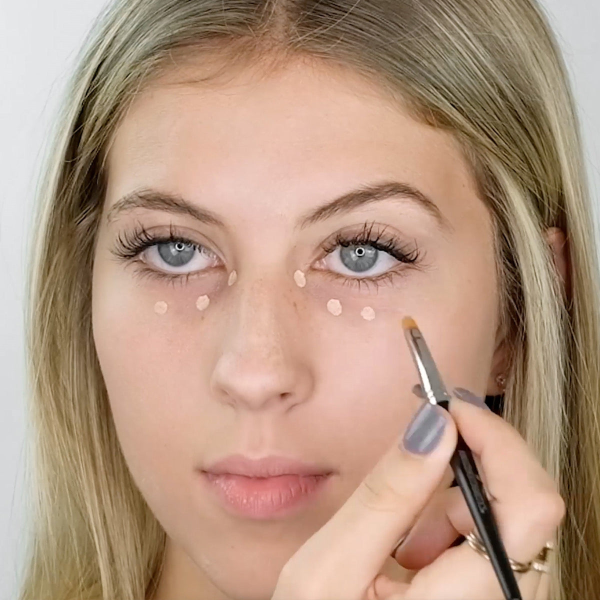 AmazingCosmetics Tapered Concealer Brush