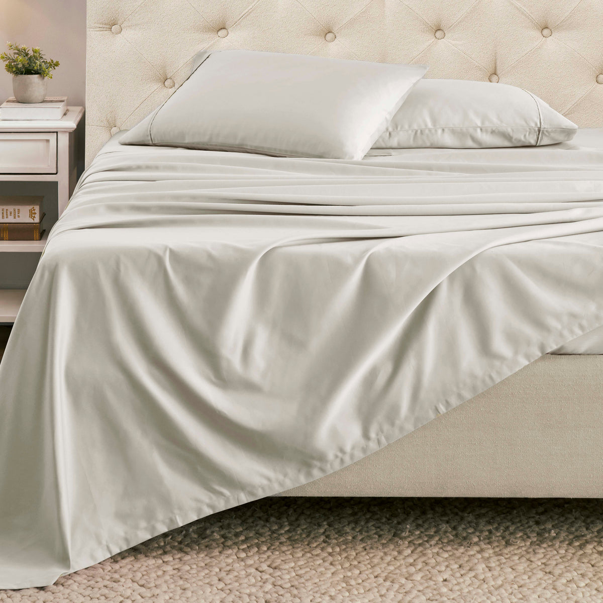 Superior 1500 Thread Count Cotton Blend Deep Pocket Solid 4-Piece Sheet Set