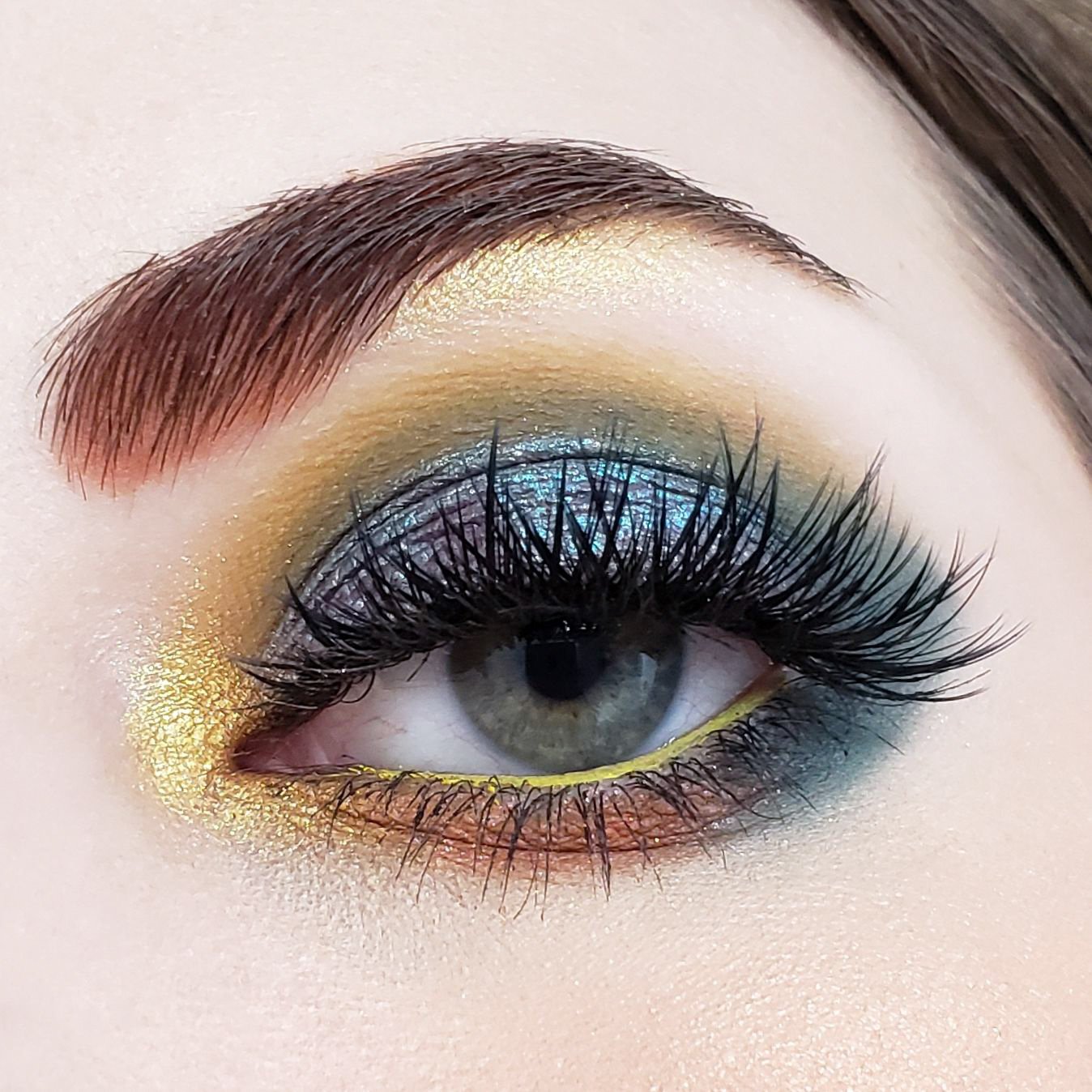 Crown Brush Chroma Eyeshadow Palette