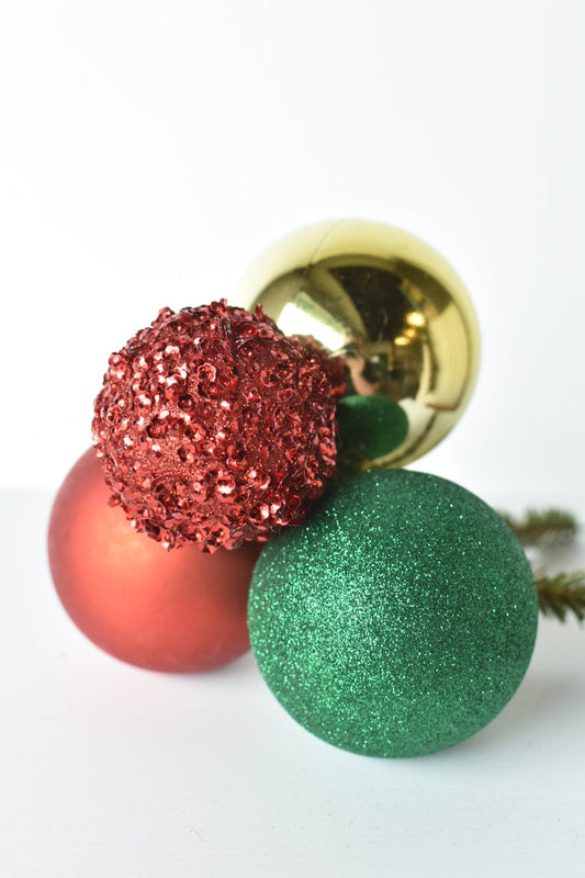 Small Red/Gold/Green Ornament Cluster Multi01