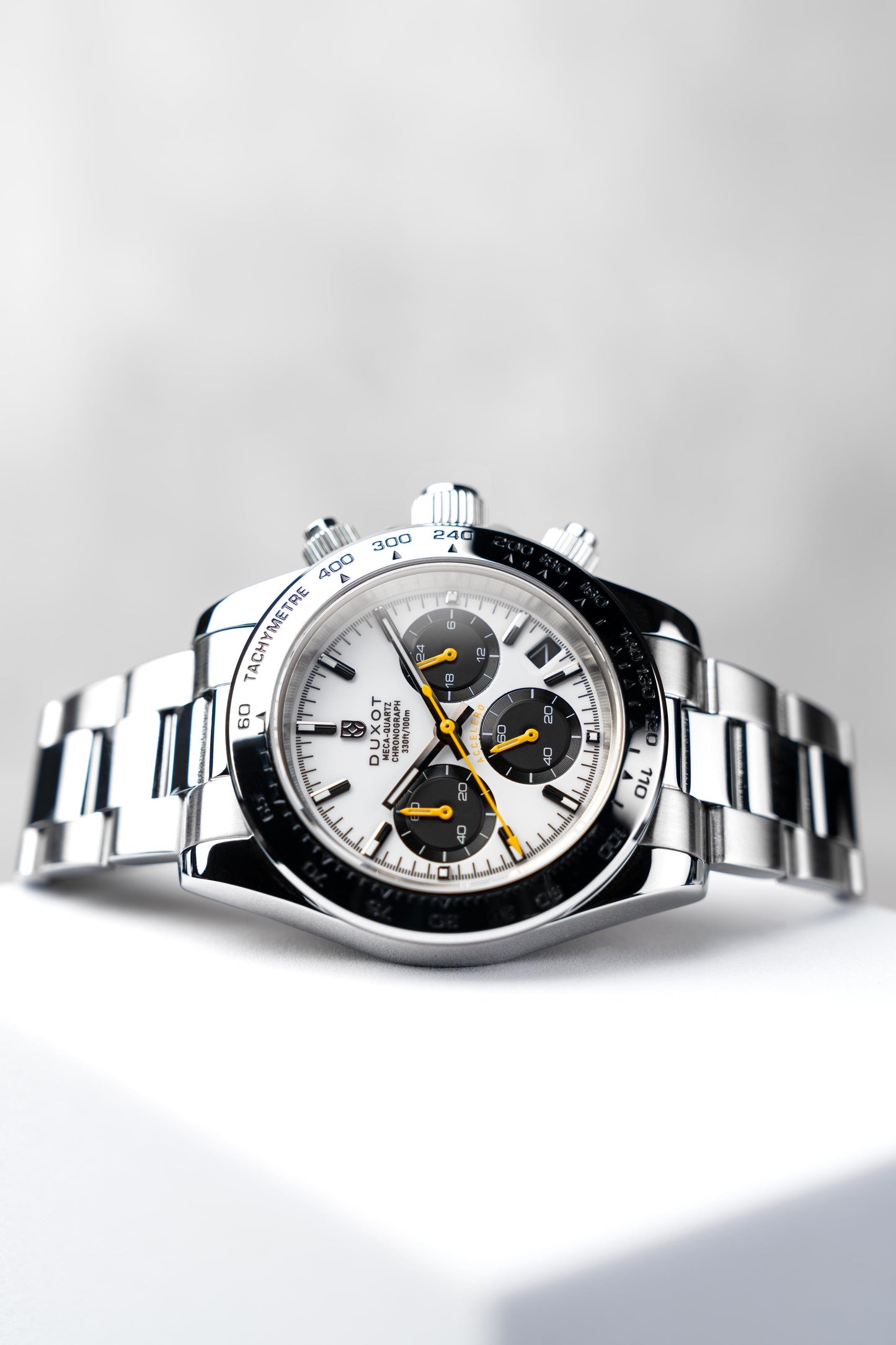 Duxot Men's 40mm Accelero Quartz Chronograph Bracelet Watch
