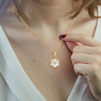 TRYNDI 18K Gold Plated "Dazzling Star" Swarovski Crystal Necklace