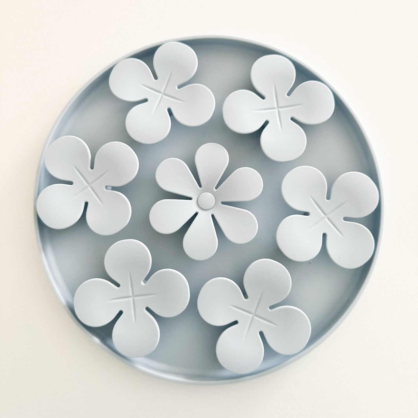 Furlou Snuffle Flower Dog Feeder Mat
