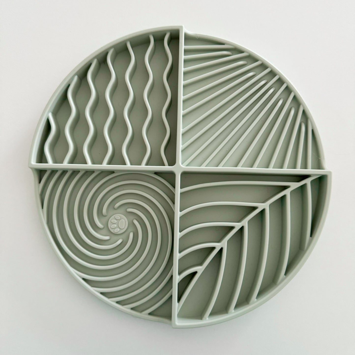 Furlou Circle Lick Mat Dog Feeder