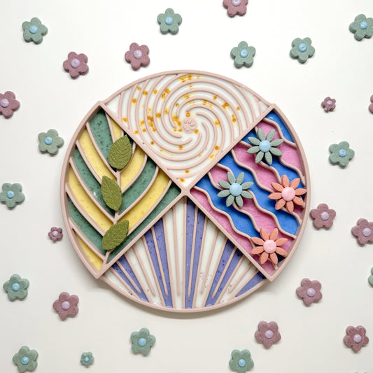 Furlou Circle Lick Mat Dog Feeder