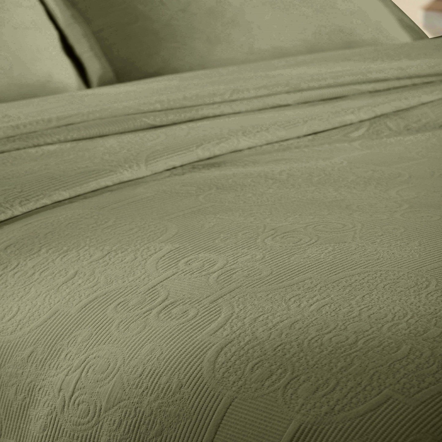 Superior "Florin" Jacquard 
Medallion Scalloped Edges 
Cotton Bedspread Set