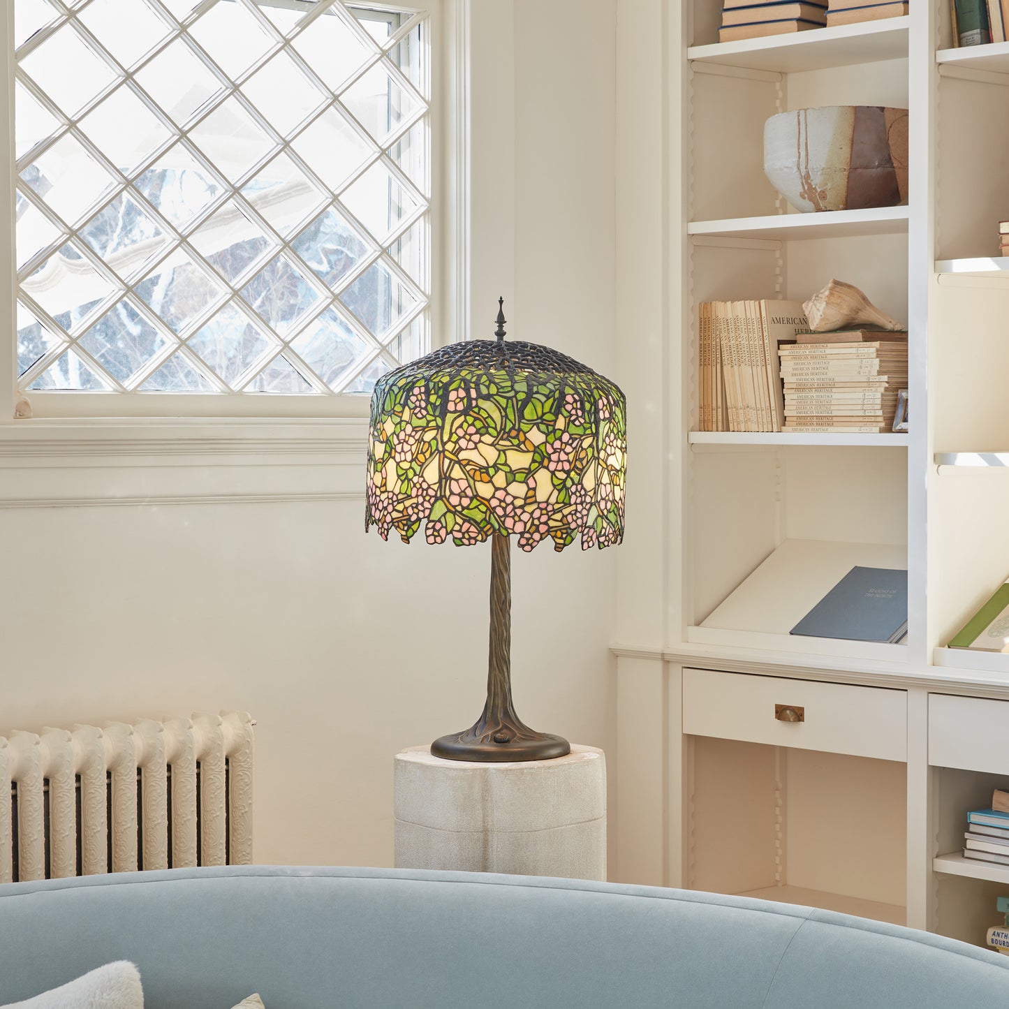 Tiffany-Style Lighting 31.75" Cherry Blossoms Stained Glass Table Lamp